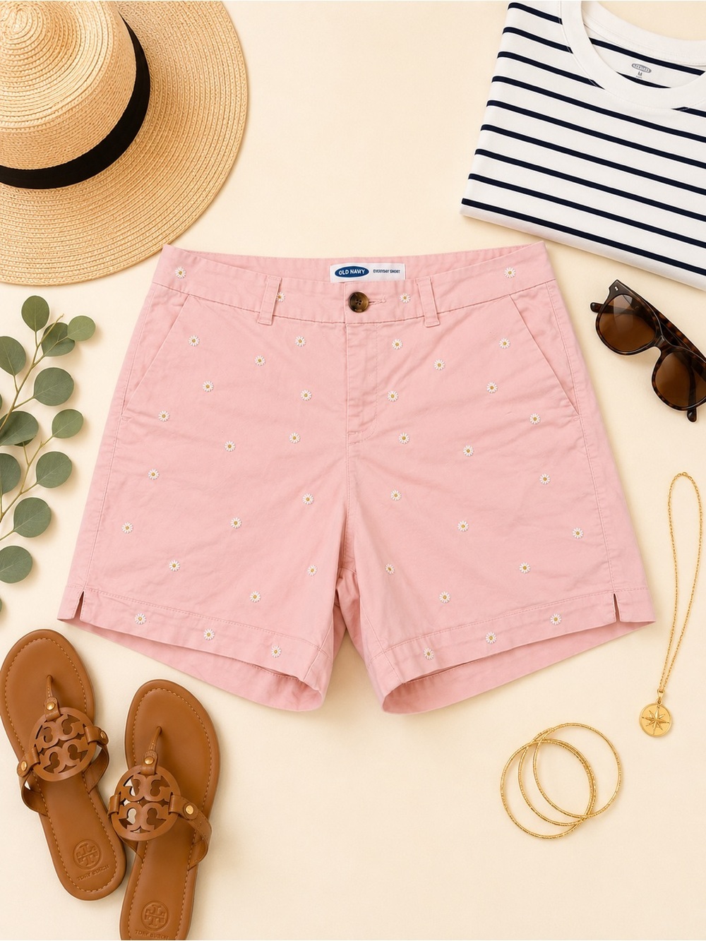 Old Navy Pink Daisy Embroidered Mid-Rise Everyday Shorts Women’s 14